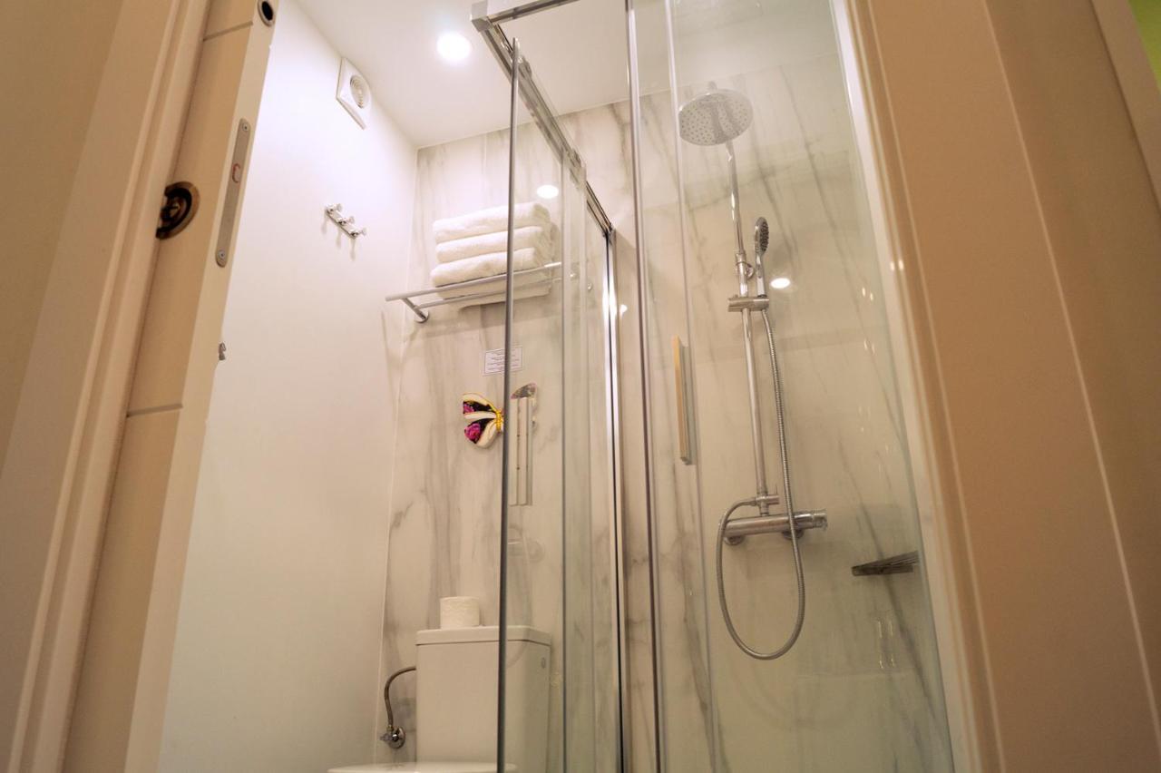 Chueca - Room Apartments Madrid Exterior photo